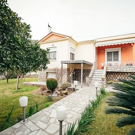 Apartment Dafni's *